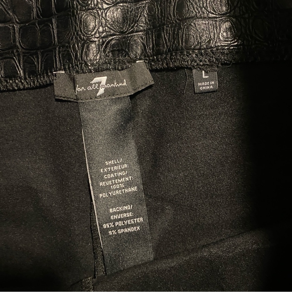 NWT 7 For All Mankind Croc Embossed Faux Leather Leggings in Black - Size L - Picture 5 of 15